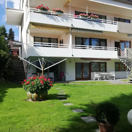 Exklusive Lage, Sehr Grosse Mit Gartenblick - Haemmerle Rot