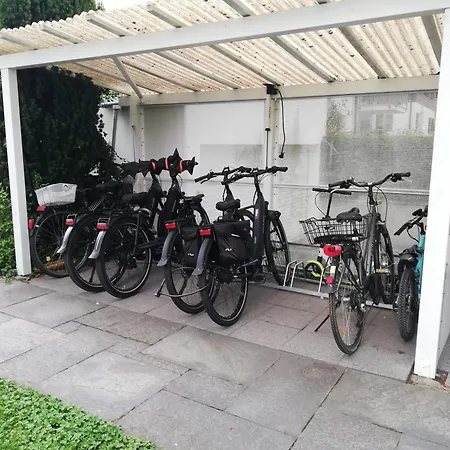 Exklusive Lage, Sehr Grosse Mit Gartenblick - Haemmerle Rot * Konstanz
