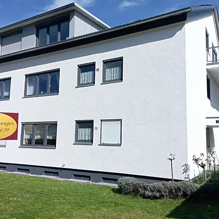 Apartment Exklusive Lage, Sehr Grosse Mit Gartenblick - Haemmerle Rot *